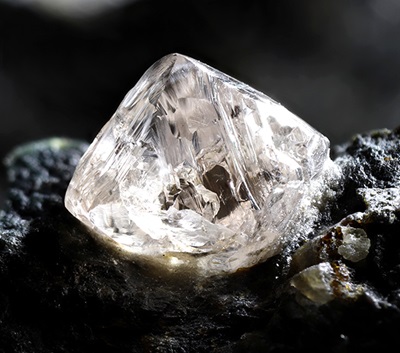 diamond rough mineral